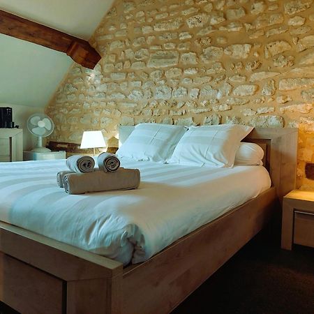 Domaine De La Haie Des Granges Menilles Екстер'єр фото
