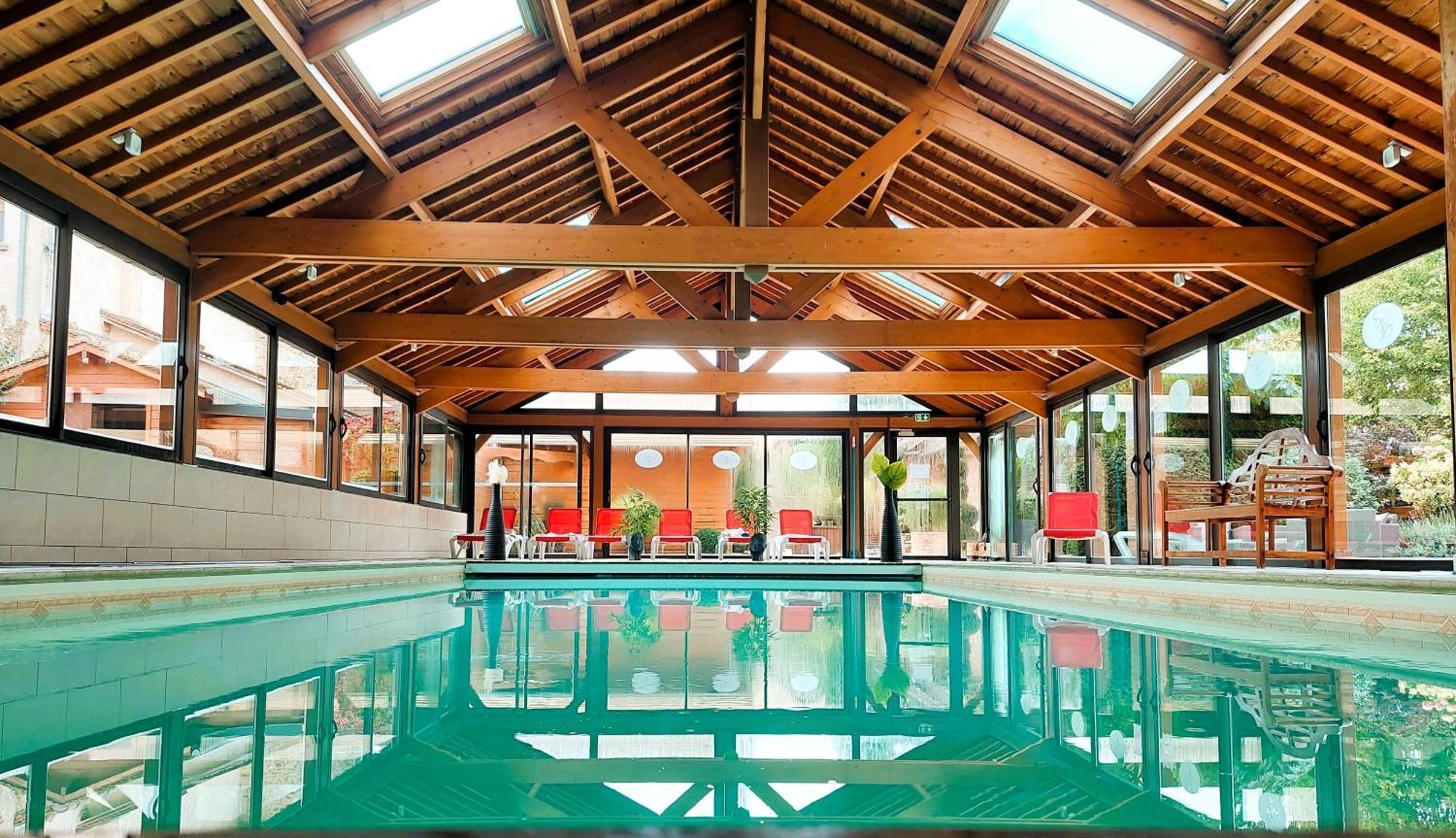 Domaine De La Haie Des Granges Menilles Екстер'єр фото